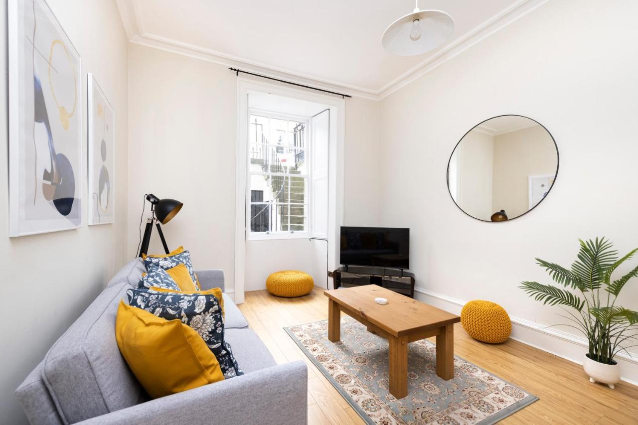 אדינבורו Joivy Chic Apartment Near Stockbridge Market מראה חיצוני תמונה