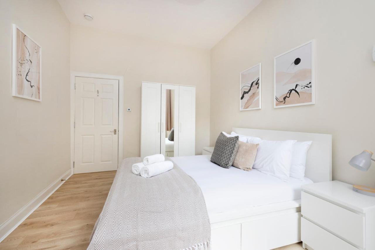 אדינבורו Joivy Chic Apartment Near Stockbridge Market מראה חיצוני תמונה