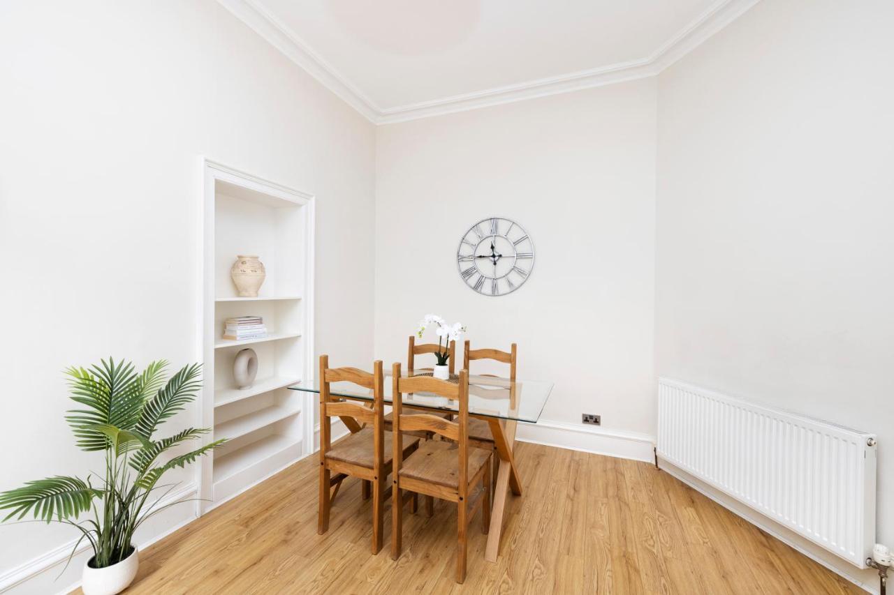 אדינבורו Joivy Chic Apartment Near Stockbridge Market מראה חיצוני תמונה